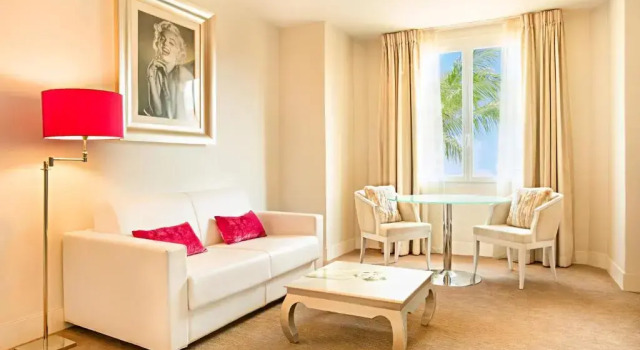 Люкс Hotel Renoir