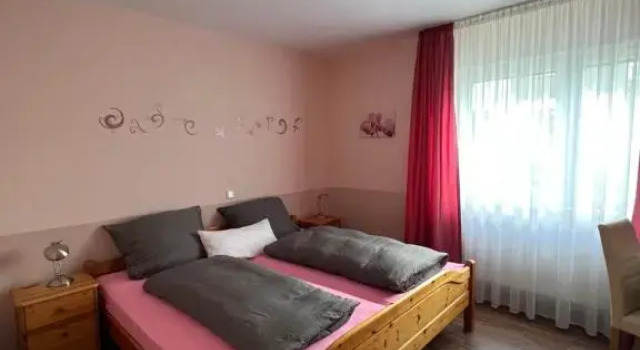 Gästehaus Elisabeth, Забронировать Отель Вайзенхайм-ам-Занд Pfalz