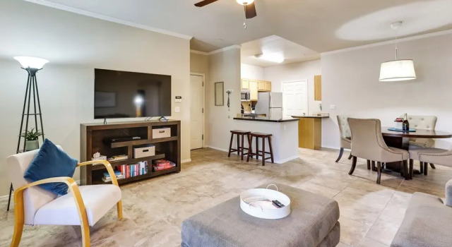 Walk to Papago Park: Central Phoenix Condo, Забронировать Апартаменты/квартира Финикс Phoenix Metropolitan Area, рядом с Papago Golf Course