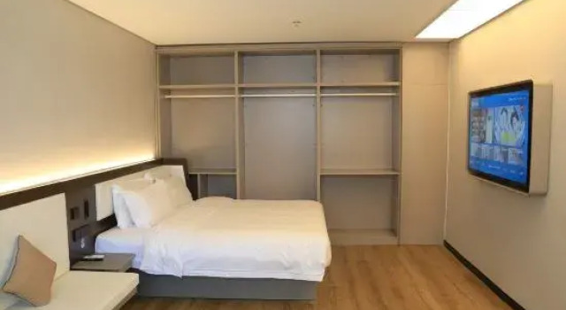 Люкс HanTing Hotel (Tianjin Jinzhonghe Street Subway Station)