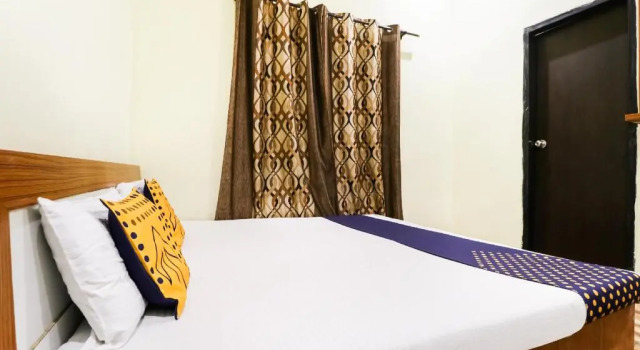 Hotel Gold Inn by OYO Rooms