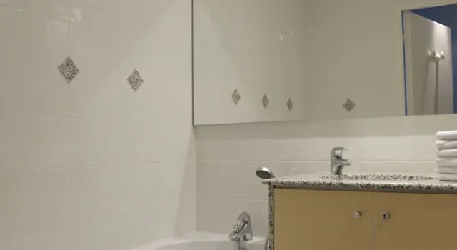 Кровать в общем номере с 2 комнатами Residence Reine Marine