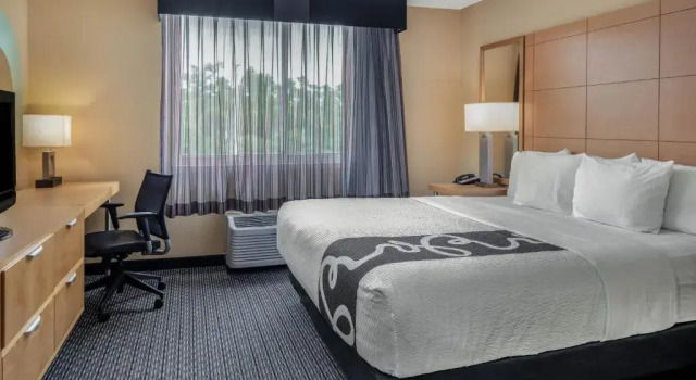 Номер Standard La Quinta by Wyndham Naples Downtown