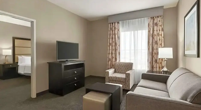 Четырёхместный люкс с 2 комнатами Homewood Suites by Hilton York