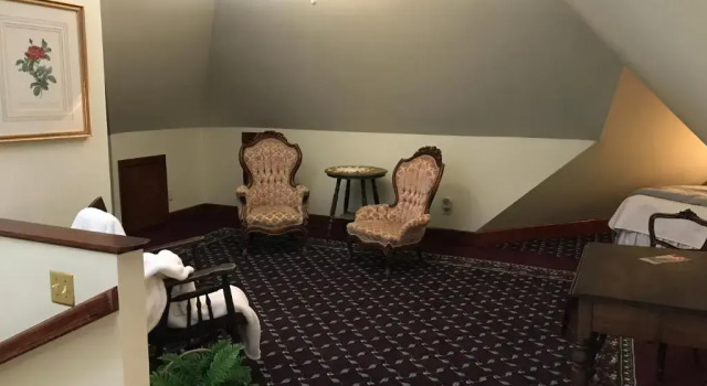 Номер Superior The Nauvoo Grand Bed & Breakfast