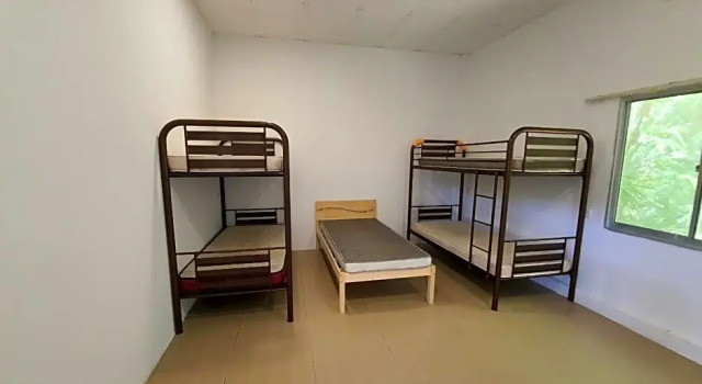 Кровать в общем номере SPOT ON 90025 SR Valley Hotel