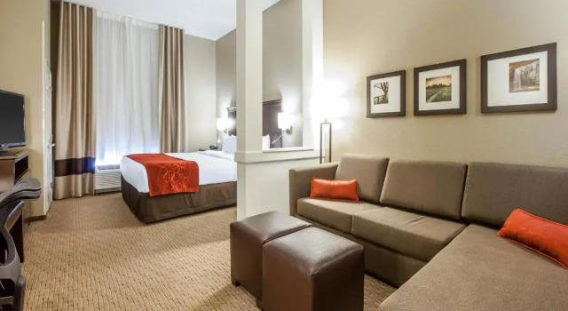 Люкс Comfort Suites Marietta-Parkersburg