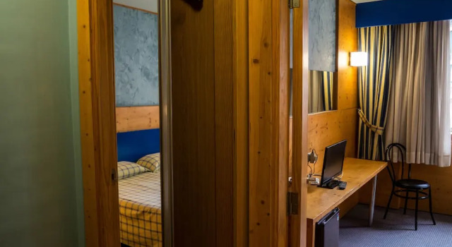 Одноместный номер Standard Hotel Bezana Lago