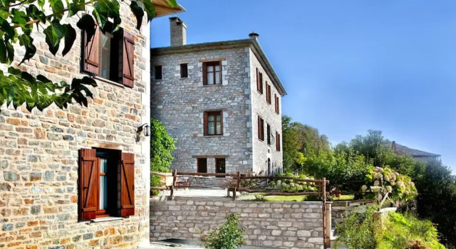 Amanita Guesthouse, Rezerwuj Hotel Hotele w Pelion z parkingiem, Parking
