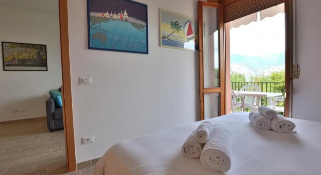 Apartment Candor - 4 Sleeps in Residence With Pool in Cassone di Malcesine, Prenota Appartamento Hotel a Veneto con parcheggio, Parcheggio