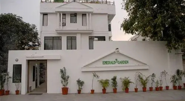 Emerald Garden Club Ltd., Забронировать Отель Отели штата Раджастхана 3 звезды, 3*