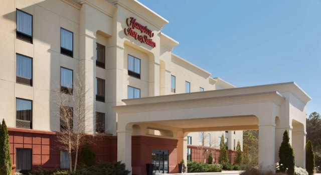 Кровать в общем номере Hampton Inn & Suites Birmingham Airport Area