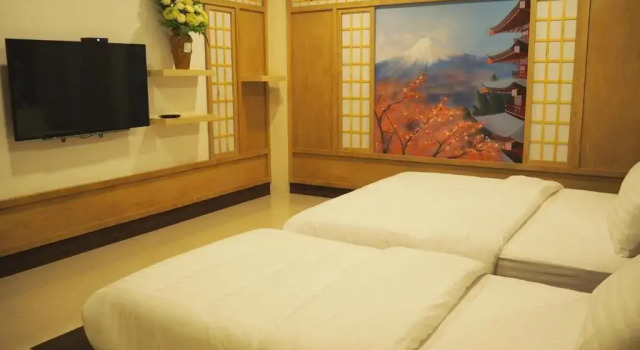Трёхместный номер Standard The Chic 101 Hotel
