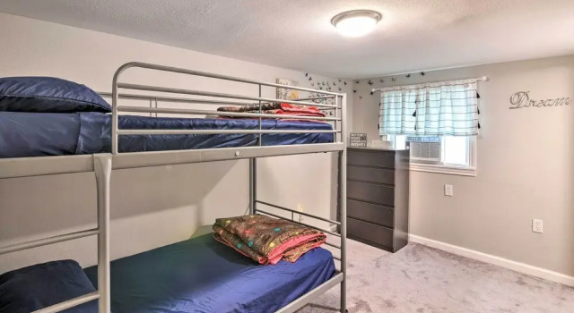 Апартаменты с 3 комнатами Walkable Galveston Apartment w/ Hot Tub Access