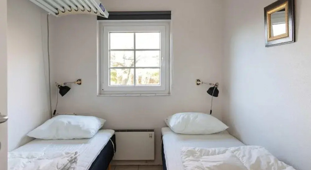 12 Person Holiday Home in Vaeggerlose, Prenota Hotel Hotel a Falster con piscina, Piscina