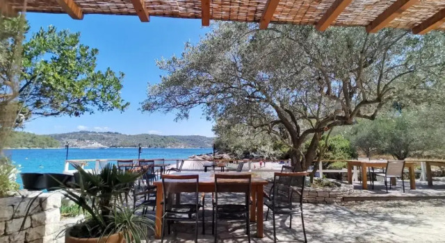 Коттедж с 4 комнатами Tinas holiday house
