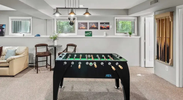 Коттедж The Boulder Inn by Avantstay Indoor Hot Tub, Game Room, Outdoor Fire Pit