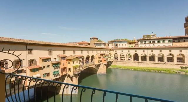 Apartments Florence - Ponte Vecchio Balcony, Забронировать Апартаменты/квартира Сан-Фредиано Флоренция, рядом с Дом Буонаротти