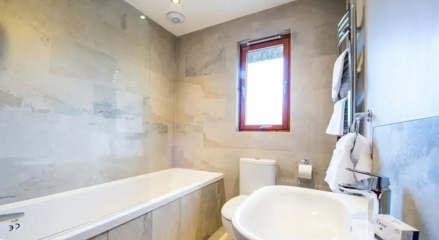Шале Gamekeeper Lodge loch and mountain view free wifi