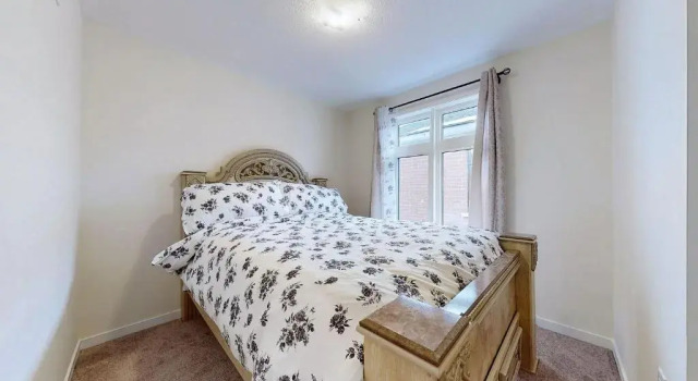 Modern 3-bedroom Oshawa Home, Забронировать Отель Ошава Durham Region