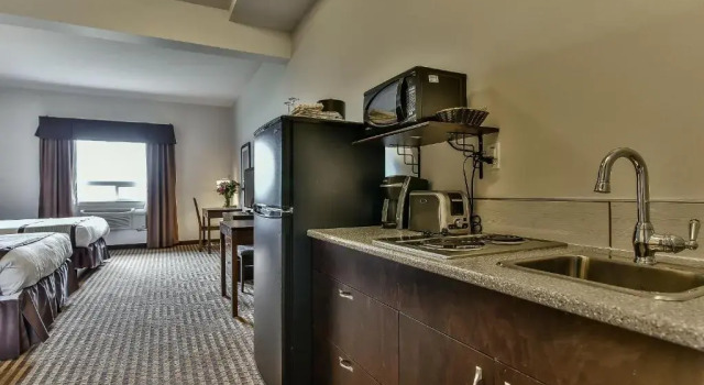 Четырёхместный номер Deluxe The View Hotel