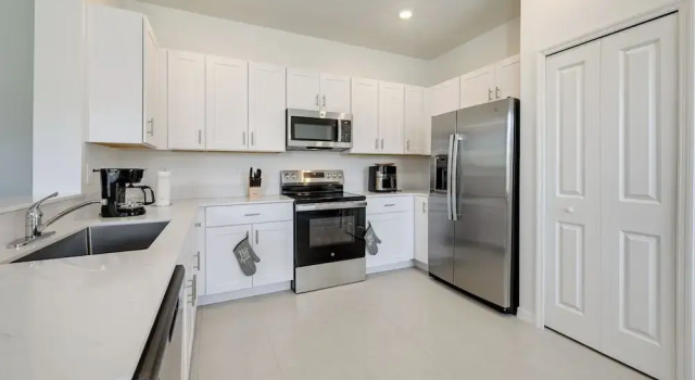 Апартаменты Newly Built Townhome 8 Mi to Manatee Viewing Ctr!