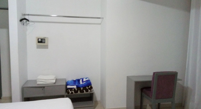 Camera tripla Standard Miski Sol