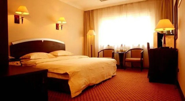 Times Holiday, Забронировать Отель Отели Пекина 3 звезды, рядом с Торговый комплекс Oriental Plaza, 3*