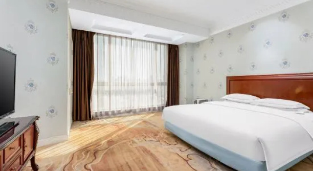 Люкс с красивым видом из окна Mei Li Hua Hotel