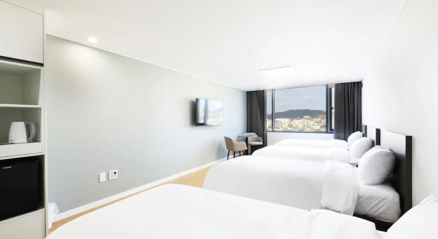 Четырёхместный номер Standard Mokpo Ocean Hotel