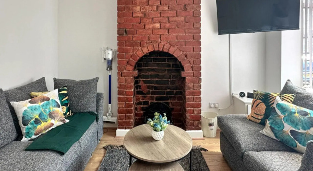 Stunning Design 3 Bedroom House Street Parking, Varaa Boutique-hotelli Birmingham West Midlands