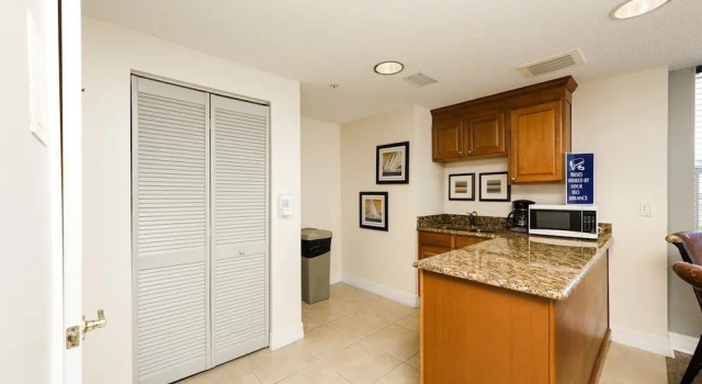 Номер Standard с балконом Unit 103 Opus - 3 Bedroom Ocean Front