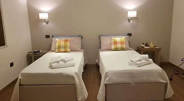 B&B Al Civico16 (Adults Only), Book Bed and Breakfast Hoteller i Guspini med parkering, Parkering