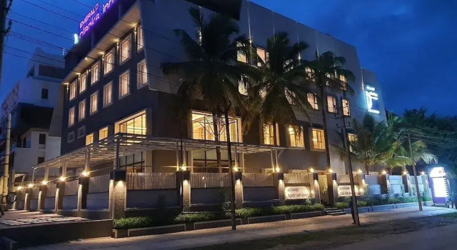 Emerald Clarks Inn Suites, Забронировать Отель Бизнес-отели штата Карнатаки, 4* 5*