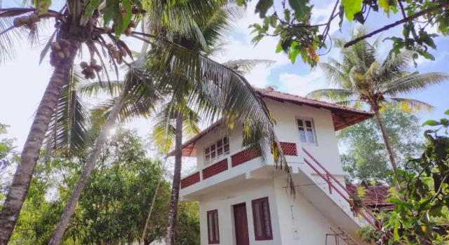 Двухместный номер Standard с балконом Achayans Homestay Mararikulam