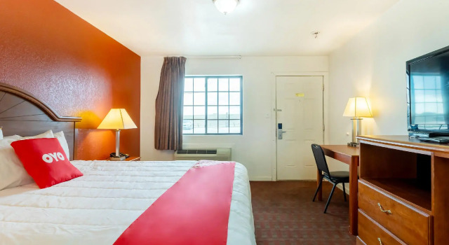 Двухместный номер Premium OYO Garden Inn and Suites Pearsall I-35 East