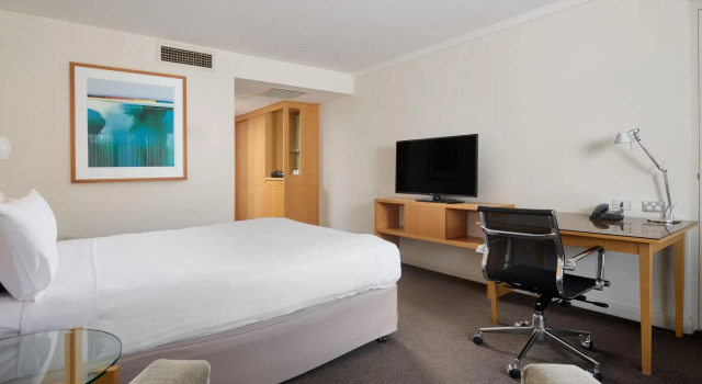 Двухместный номер Standard с балконом и с видом на реку Crowne Plaza Perth by IHG