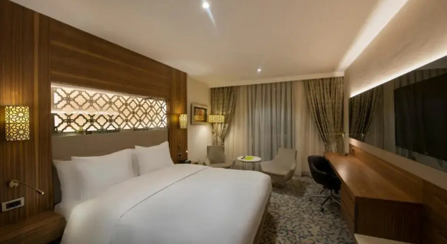 Номер Standard с балконом Doubletree By Hilton Elazig