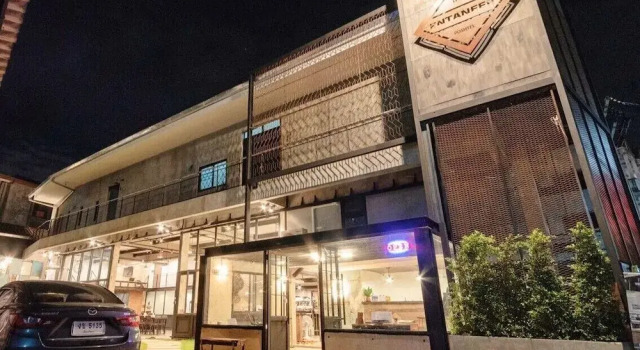 The Entaneer Poshtel - Hostel
