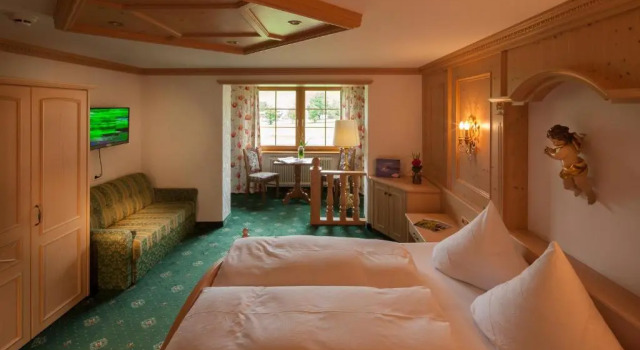 Четырёхместный номер Standard Hotel Elisabeth
