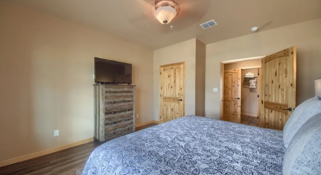 Old Mills Resort OM A14 3 Bedroom Condo by RedAwning, Забронировать Курортный отель Курортные отели Нью-Браунфелс, Курортный отель