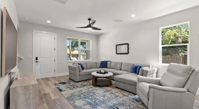 Коттедж NEW Casa Cereza - Stunning New Build In Old Tampa