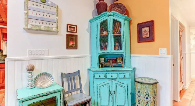 Ocean Ave Spacious Seaside Cottage by RedAwning, Забронировать Дом для отпуска Амилия Jacksonville Coast