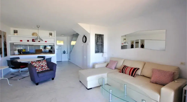 Dona Lola Sandra - Frontline beach house with full sea views within a short drive to Marbella  CS108