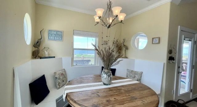 Beachy Beach 3 Bedroom Home by Redawning, 预订 酒店 Bolivar Peninsula Texas Gulf Coast