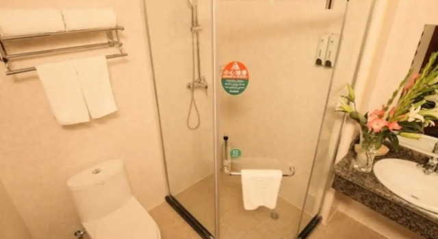 Семейный номер Standard GreenTree Inn TangShan North Station South Ring Road Hotel