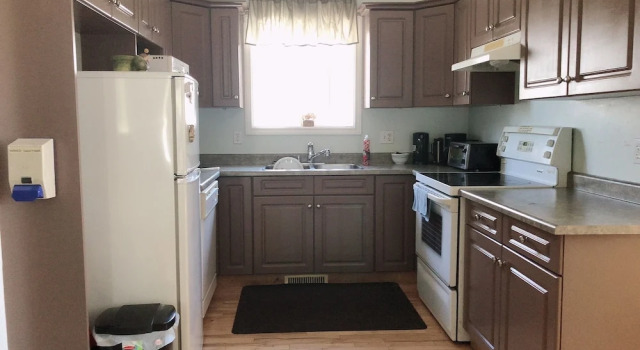 Коттедж Standard Central Edmonton Private Rooms