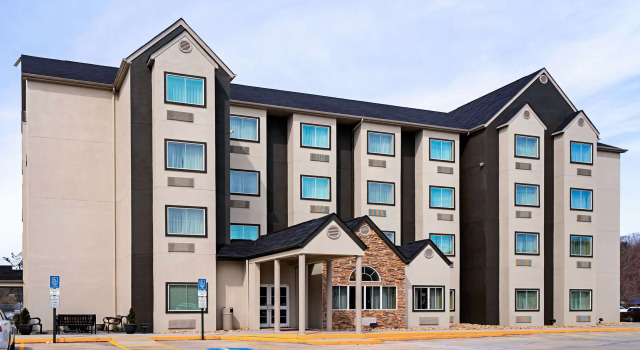 Quality Inn & Suites Robbinsville