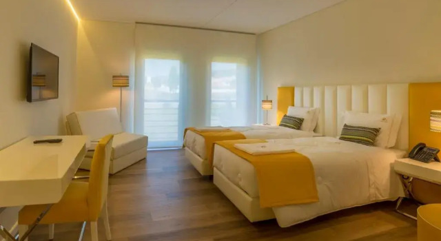 Terrace Serra Hotel, Забронировать Отель Ковильян Cova da Beira