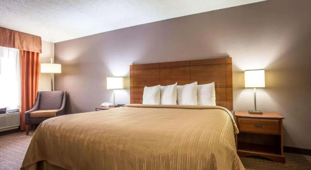 Люкс Quality Inn & Suites Matthews - Charlotte